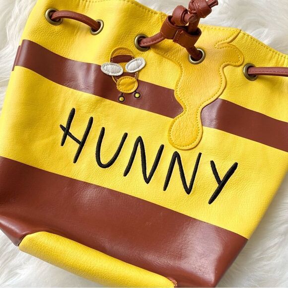 Loungefly Disney Winnie The Pooh Hunny Crossbody Bag - Picture 4 of 6